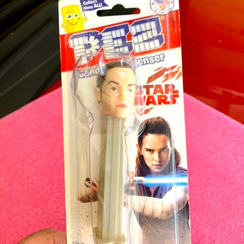 NEW.. 1990’s Pez Candy Dispenser..